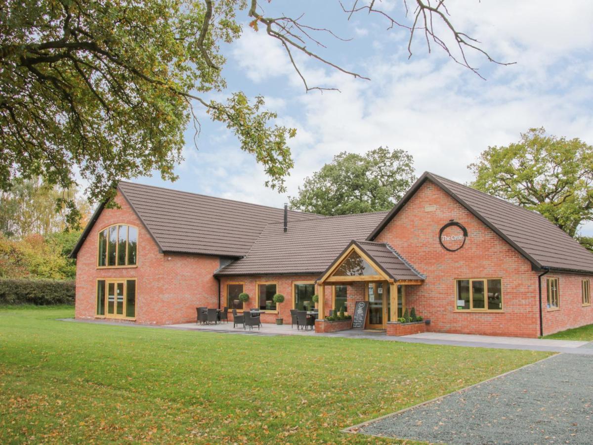 Oak Lodge Hadnall Экстерьер фото