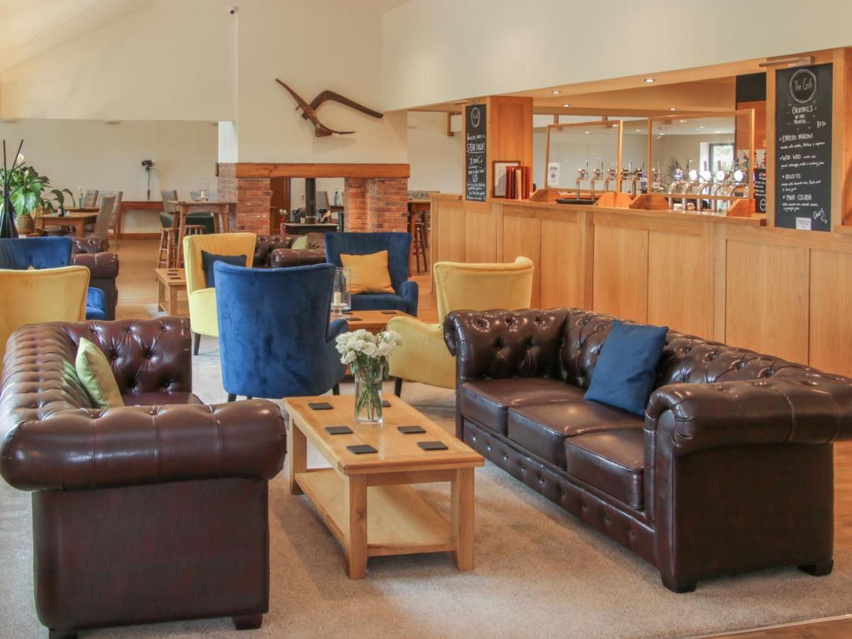 Oak Lodge Hadnall Экстерьер фото