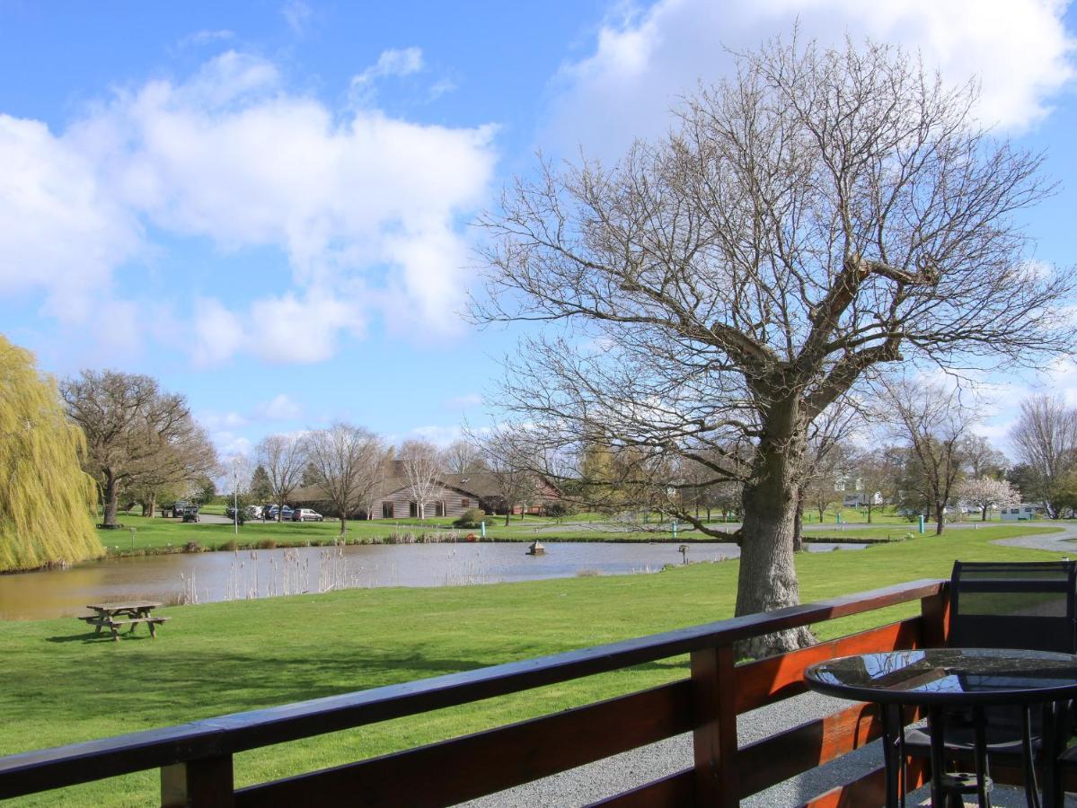 Oak Lodge Hadnall Экстерьер фото