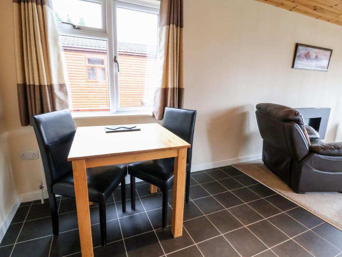 Oak Lodge Hadnall Экстерьер фото